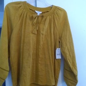 Lady's long sleeve top